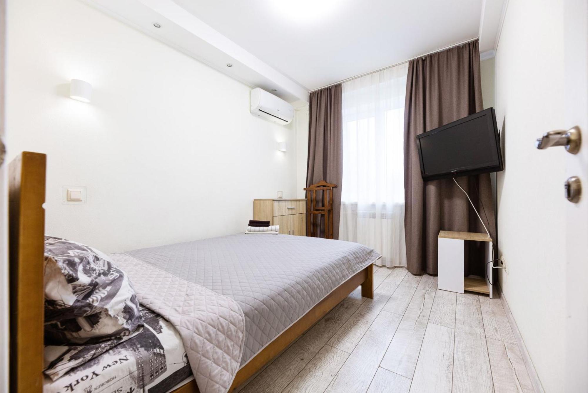 Апартаменти Дарницька Площа Kiev Extérieur photo